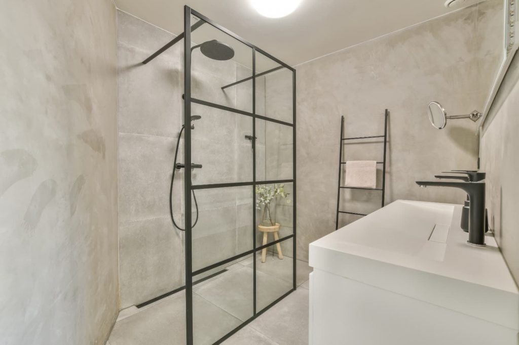Mamparas y muebles de baño