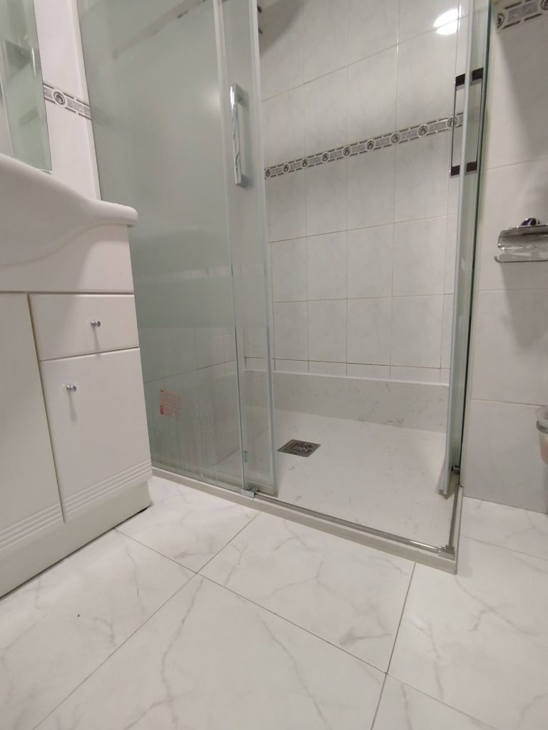 Duchas accesibles para personas mayores en Vitoria-Gasteiz